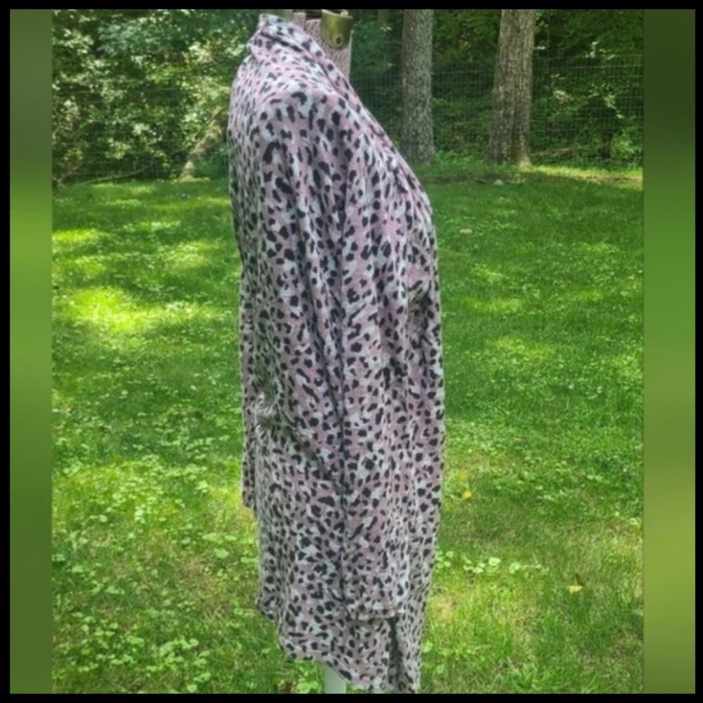 Torrid Womens Leopard Mauve Shadow Long Sleeve open Cardigan Size 2 2X 18-20 - Picture 3 of 7